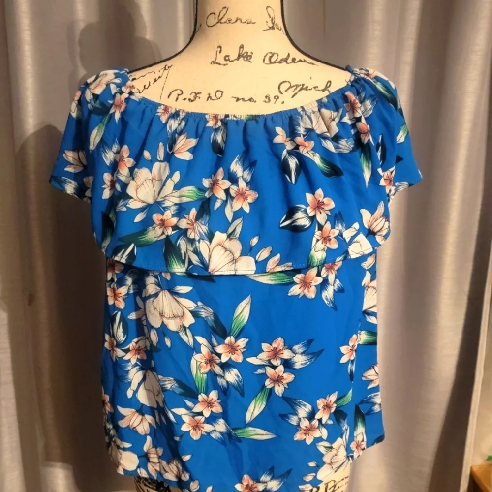 Off Shoulder Top Tropical Print - Picture 3 of 9